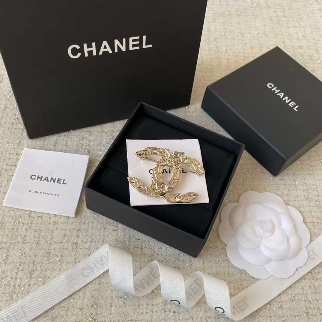 Cài áo Chanel 