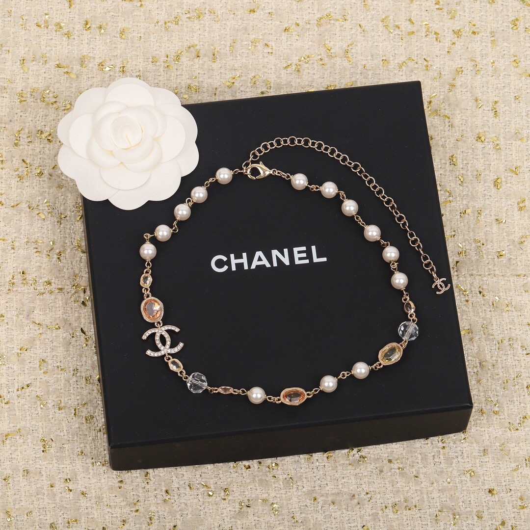 Choker Chanel 270