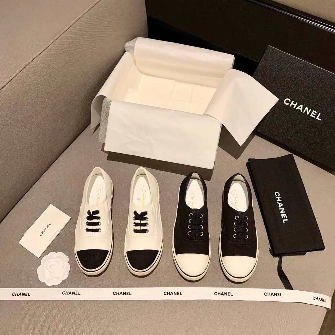 Giày Sneakers Chanel Logo Cc