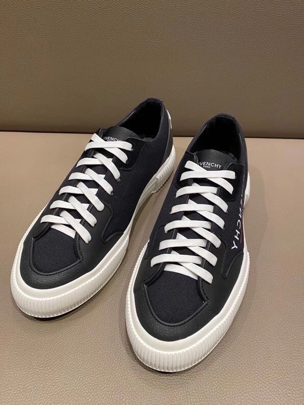 Giày Sneakers Givenchy Tennis Light 