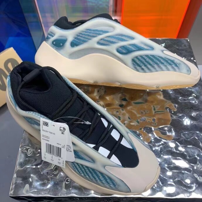 Giày Sneakers Yeezy 700 V3
