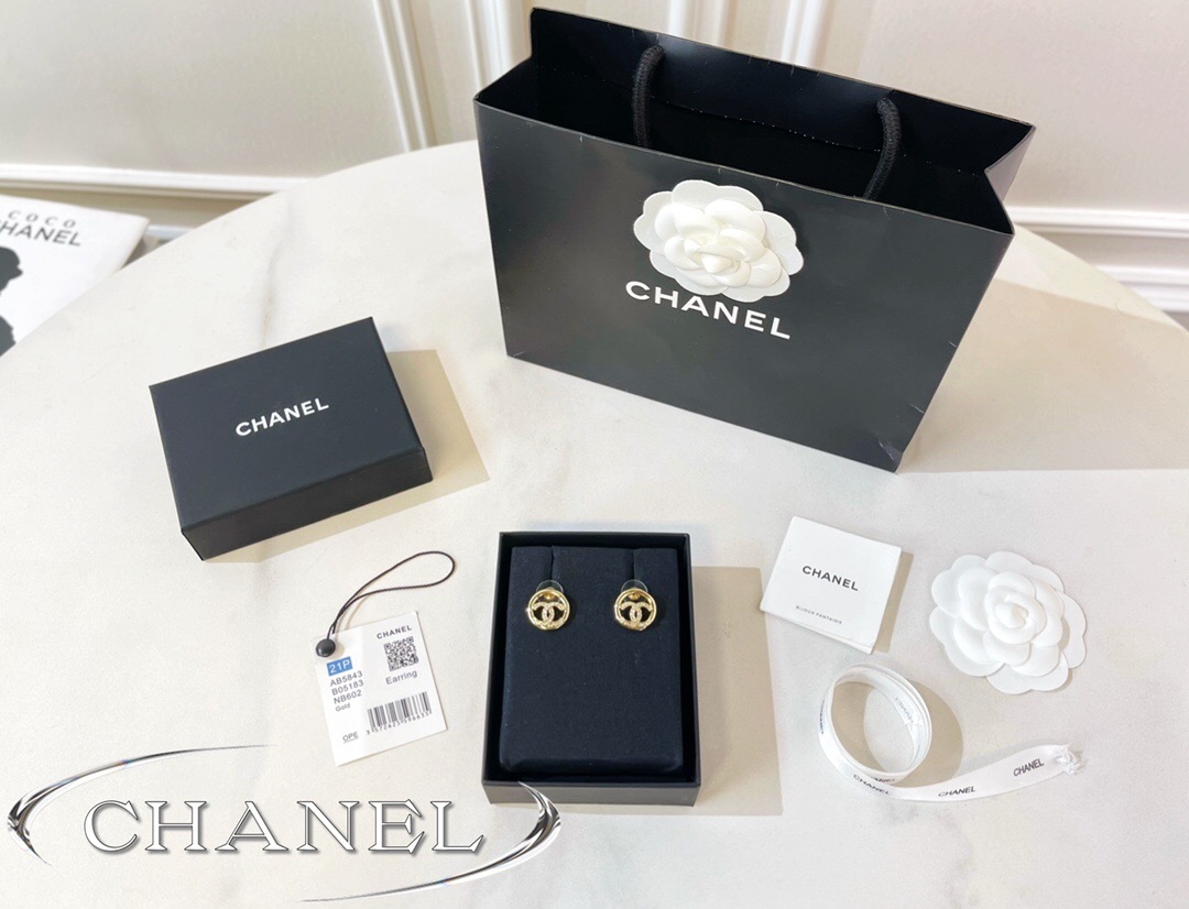 Hoa Tai Chanel 220
