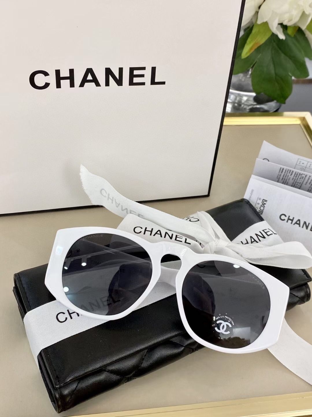 Kính Chanel