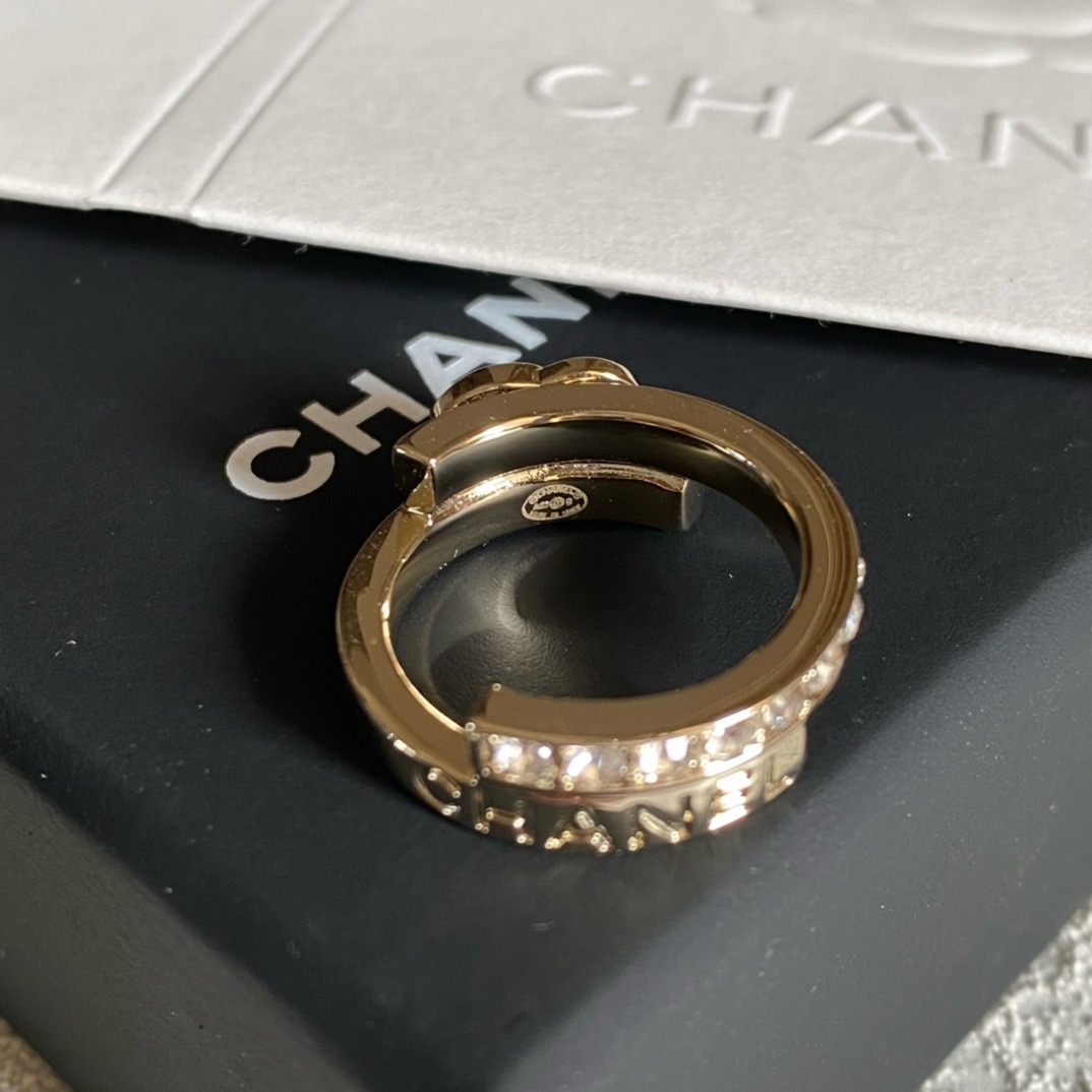 Nhẫn Chanel  2240
