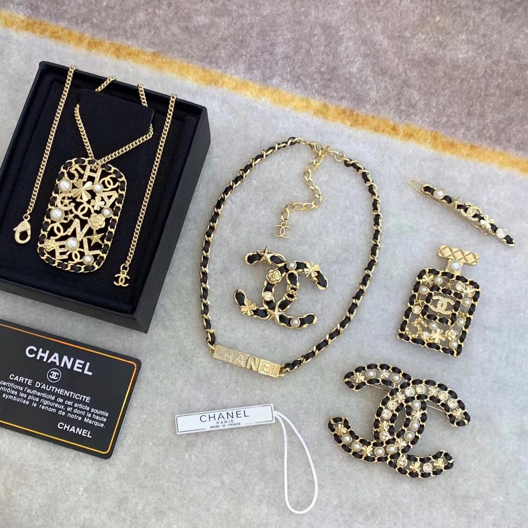 Set Phụ Kiện Chanel Mới 