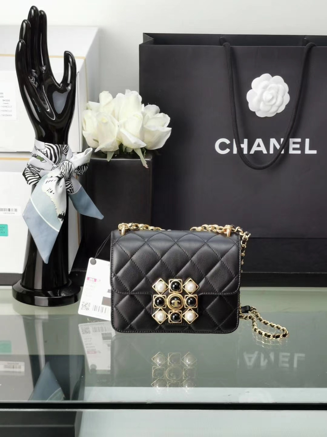 Túi Chanel Mini Khoá Hạt Vuông