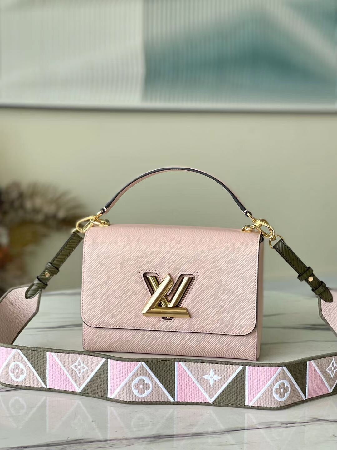 Túi Louis Vuitton Twist